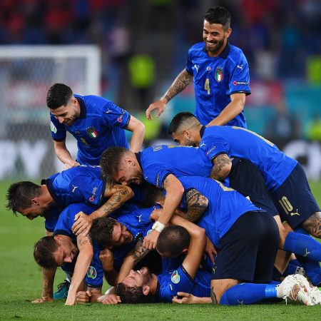 Euro2020: Italia si inginocchierà solo se lo faranno gli avversari