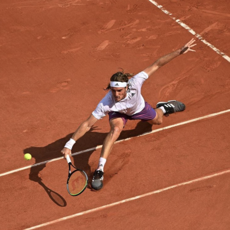 Roland Garros 2021, Tsitsipas sul velluto: batte Medvedev ai quarti e raggiunge Zverev in semifinale