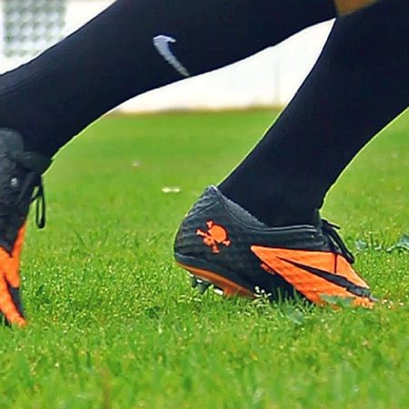 Top 15 scarpe da calcio: foto Nike, Adidas Puma e Mizuno