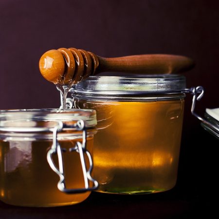 Miele: caratteristiche, proprietà, calorie, prezzo e qual è il più buono