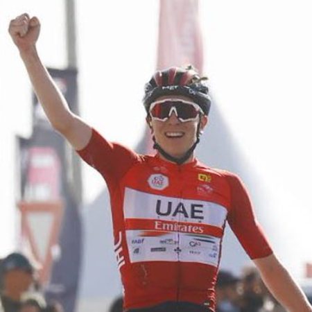 Ciclismo, Tadej Pogacar vince l’UAE Tour