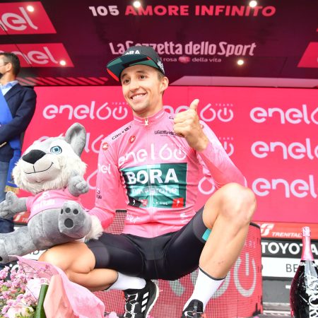 Giro d’Italia 2022: Hindley si veste di rosa sul passo Fedaia