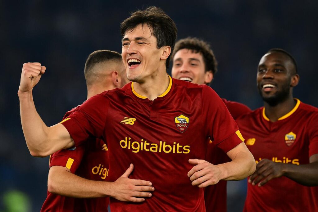 Shomurodov saluta la Roma