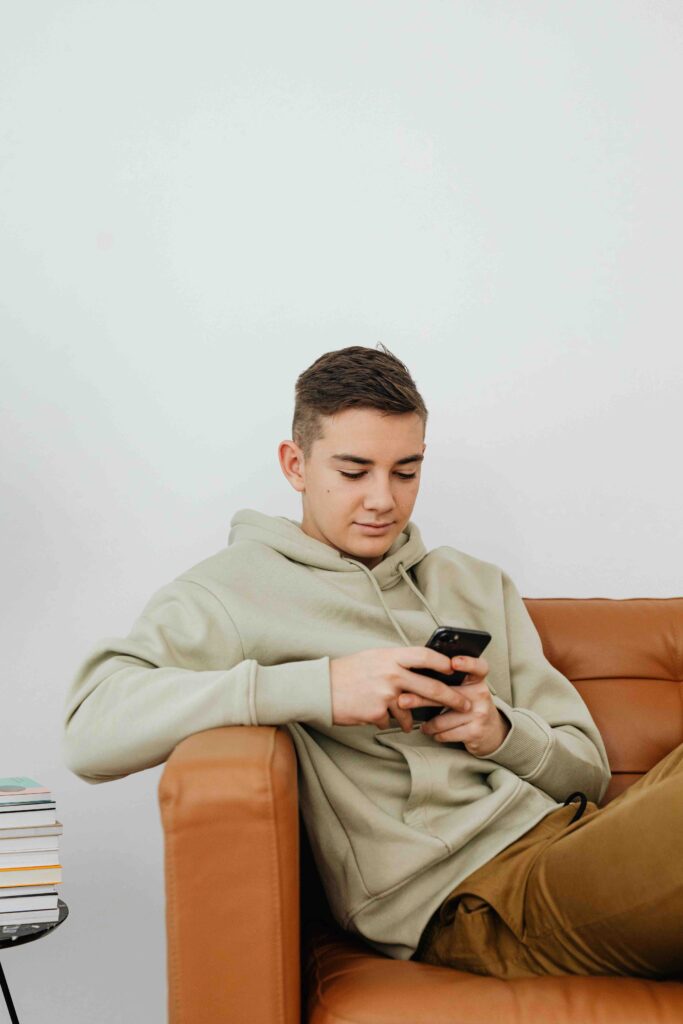 Tifosi 2.0: La rivoluzione del “Second Screen” e il nuovo modo di vivere la partita